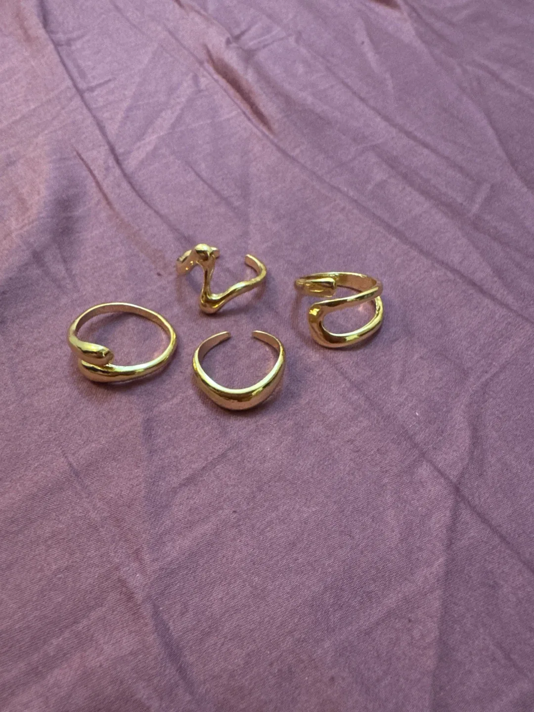 Gold Rings - Set of 4 image indicator(2)