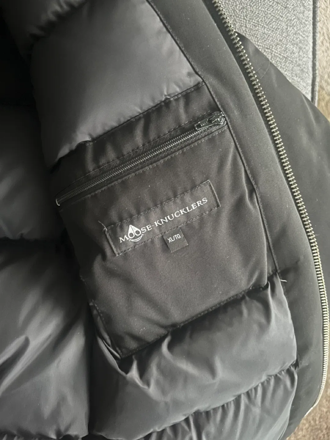 AUTHENTIC Moose Knuckles Jacket image indicator(3)