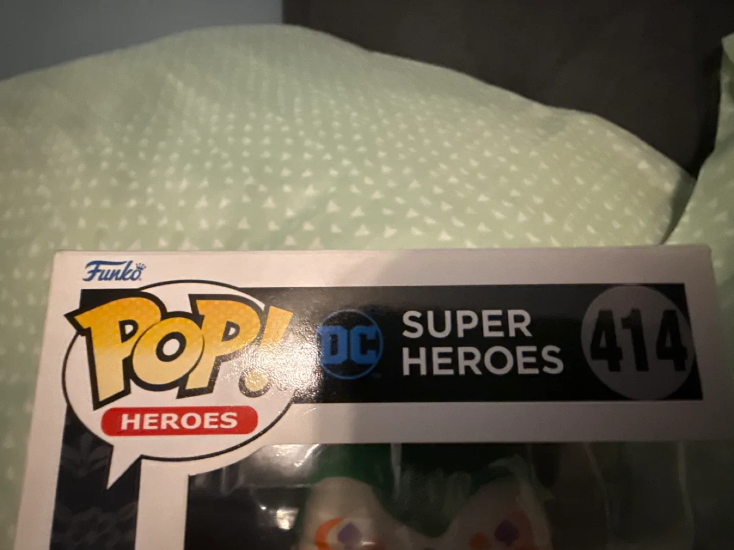 Funko Pop! DC Super Heroes The Joker #414 image indicator(3)