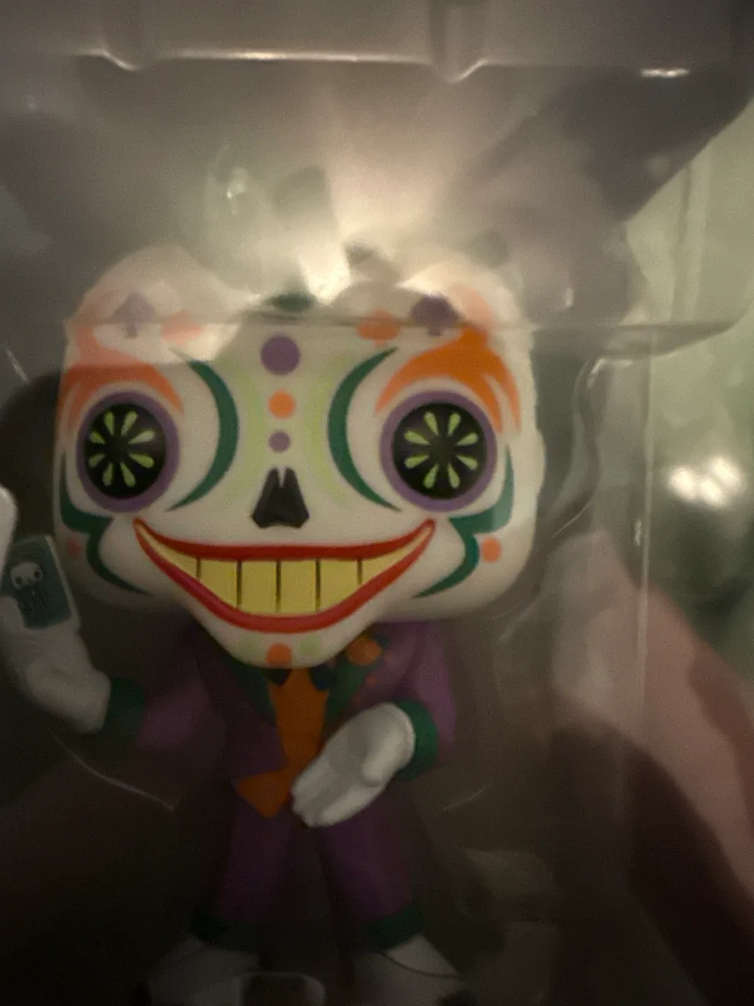 Funko Pop! DC Super Heroes The Joker #414 image indicator(2)