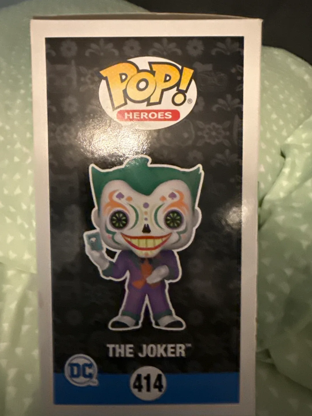 Funko Pop! DC Super Heroes The Joker #414 image indicator(4)