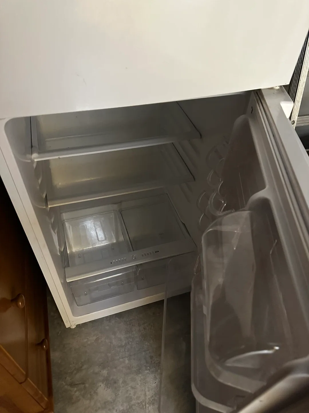 Magic Chef Refrigerator - White