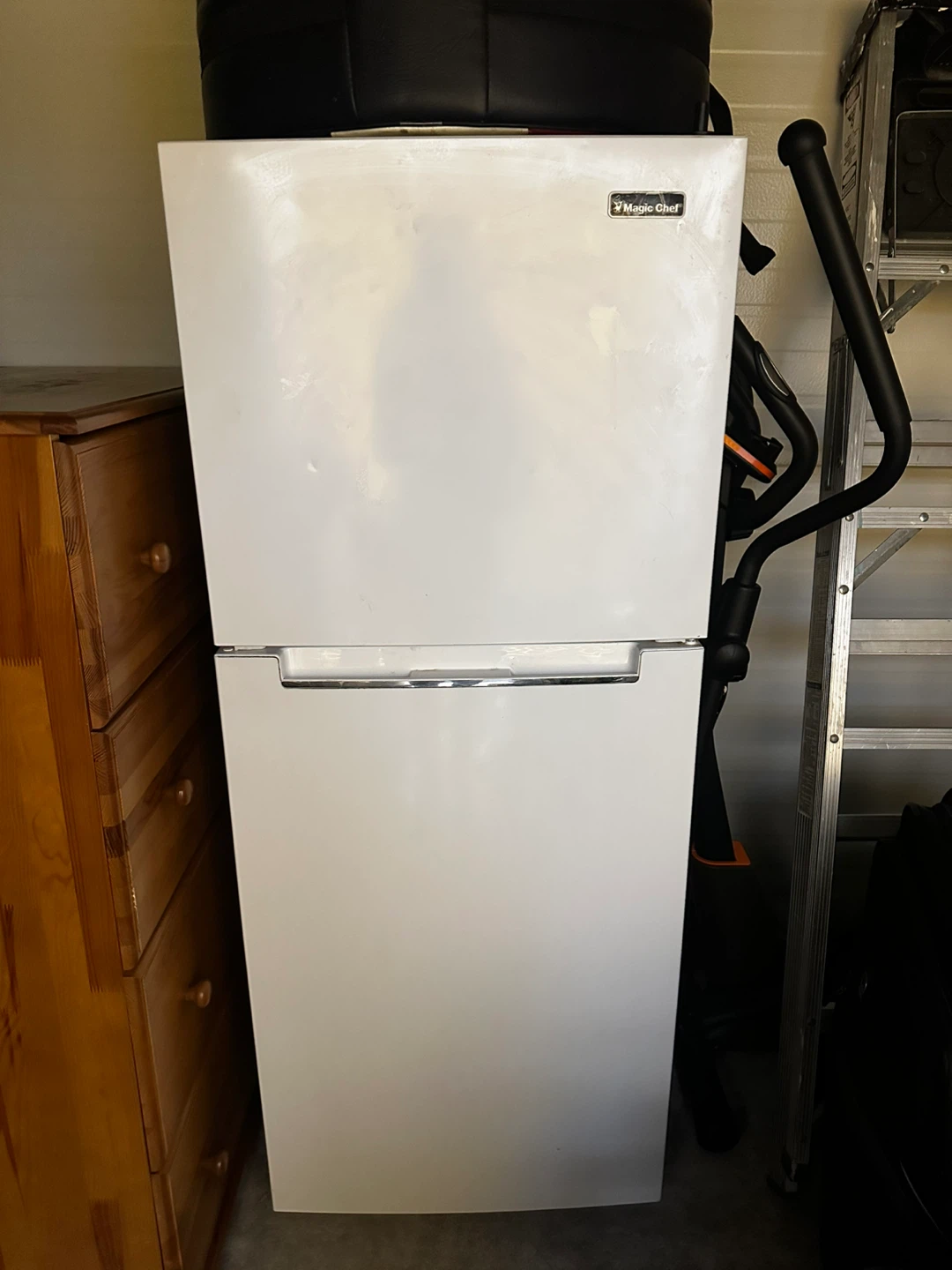 Magic Chef Refrigerator - White - photo 2