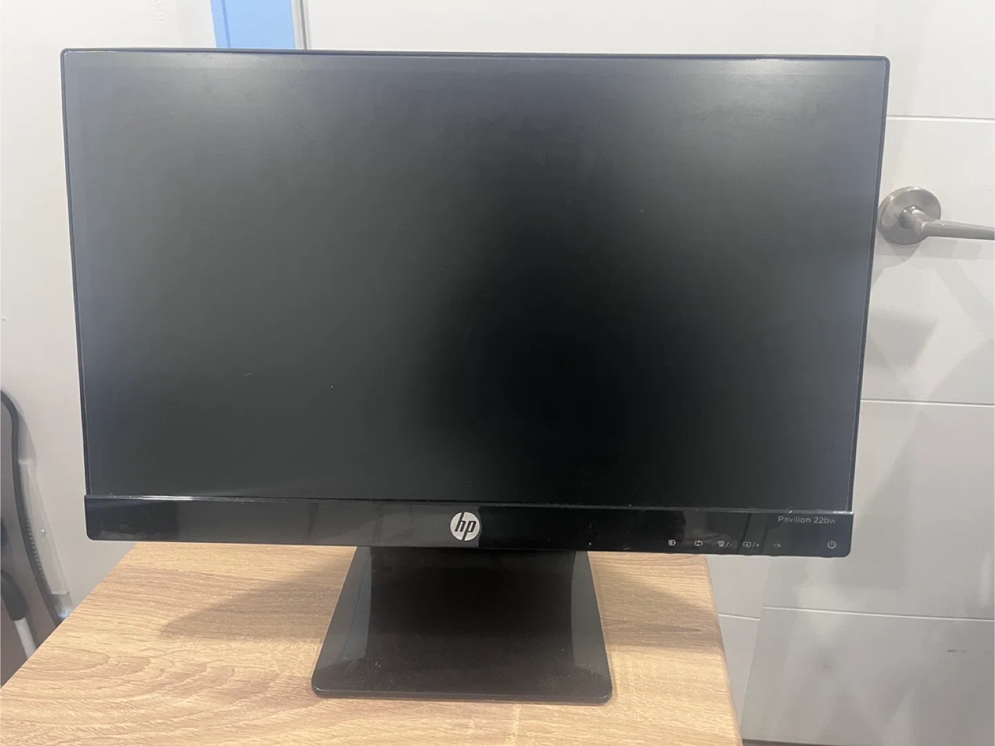 HP Pavillon 22bw Monitor, Lenovo Keyboard & Mouse image indicator(3)