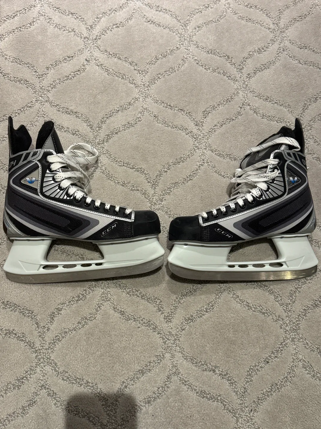 CCM Vector 04 Ice Skates - Size 9 US