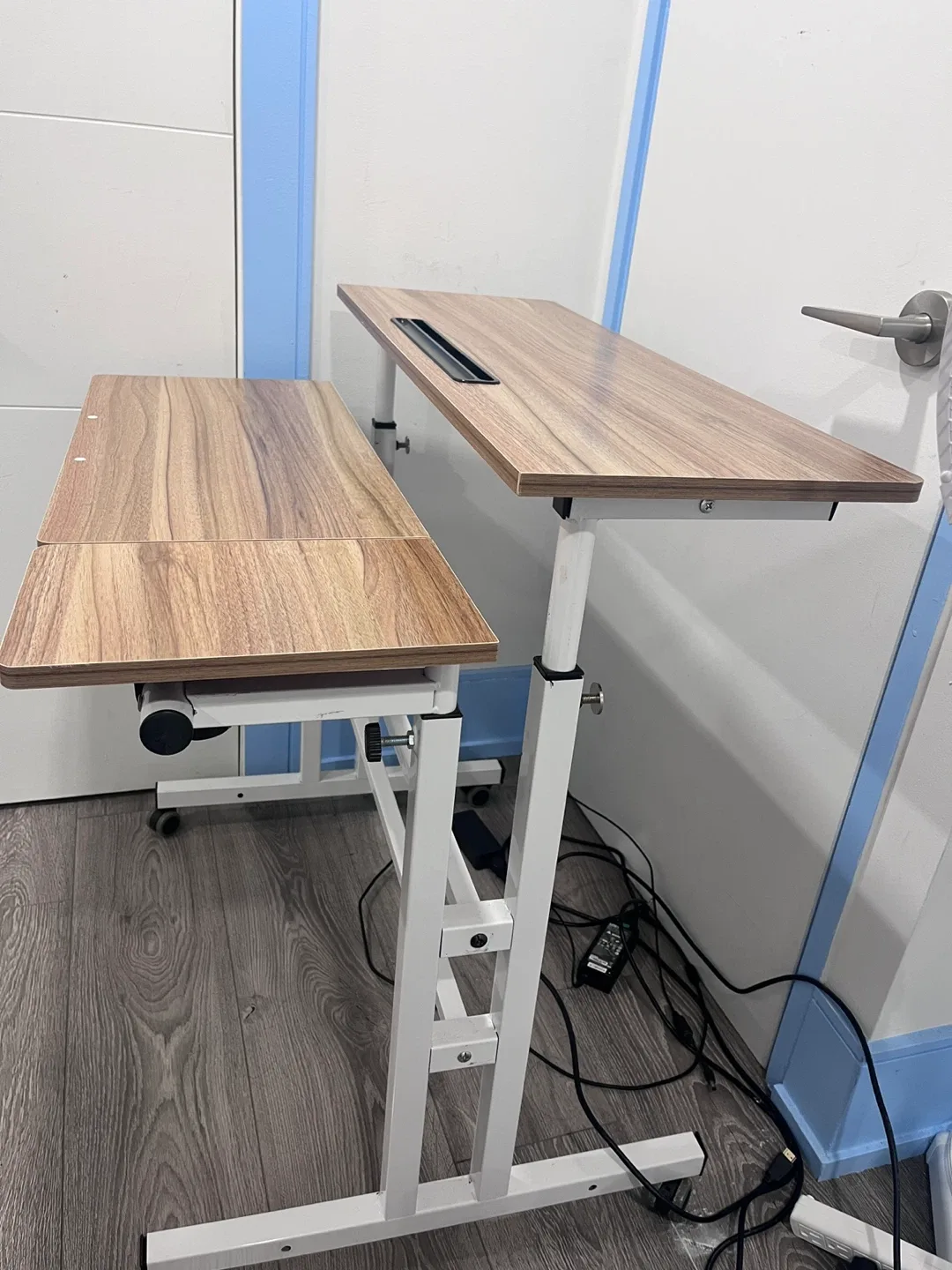 Adjustable Tilting Drawing Table image indicator(6)