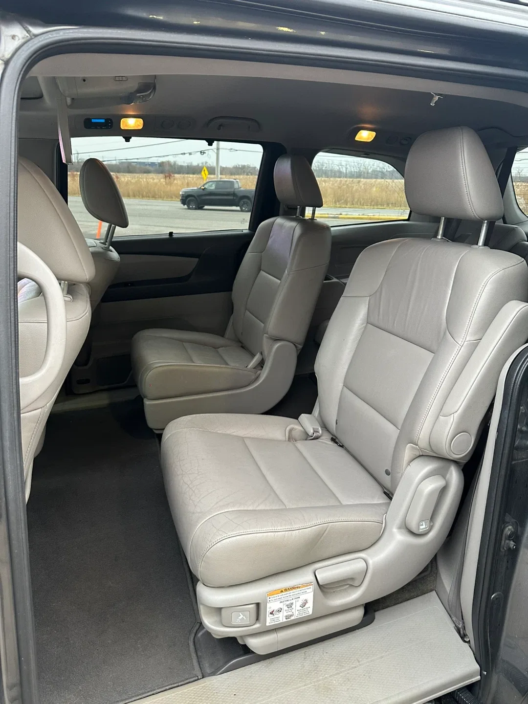 2011 Honda Odyssey Ex-L. 87k Miles image indicator(10)