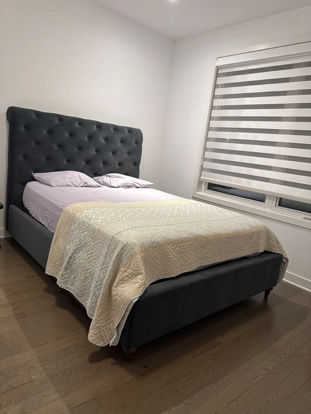 Upholstered Bed Frame image indicator(3)