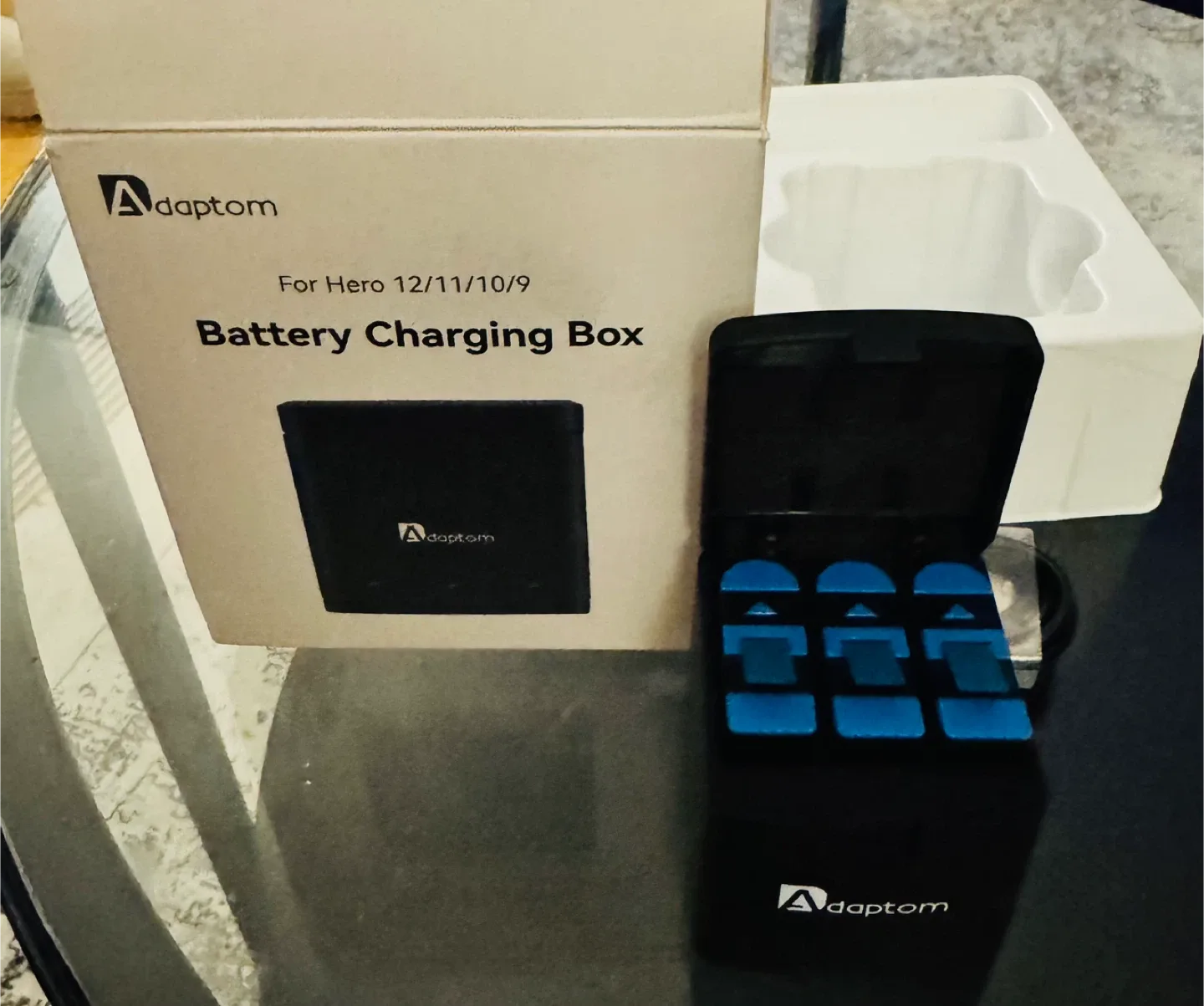 Adaptom Battery Charging Box for Hero 12/11/10/9 image indicator(2)