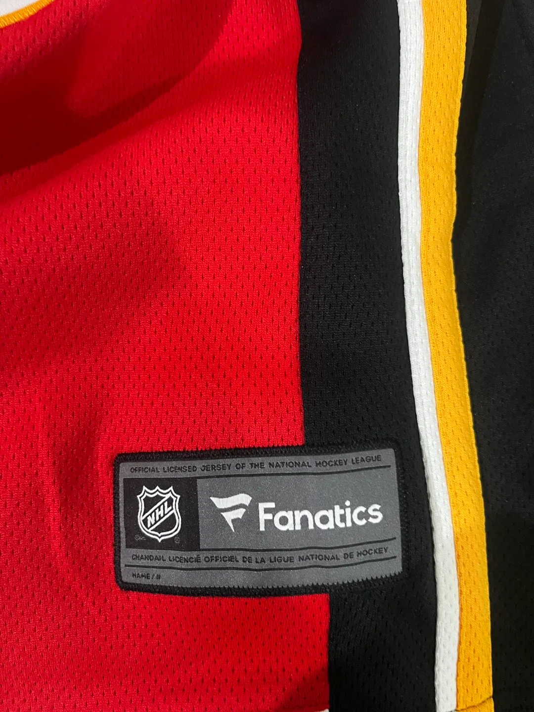 Calgary Flames Fanatics NHL Jersey - Size M image indicator(3)