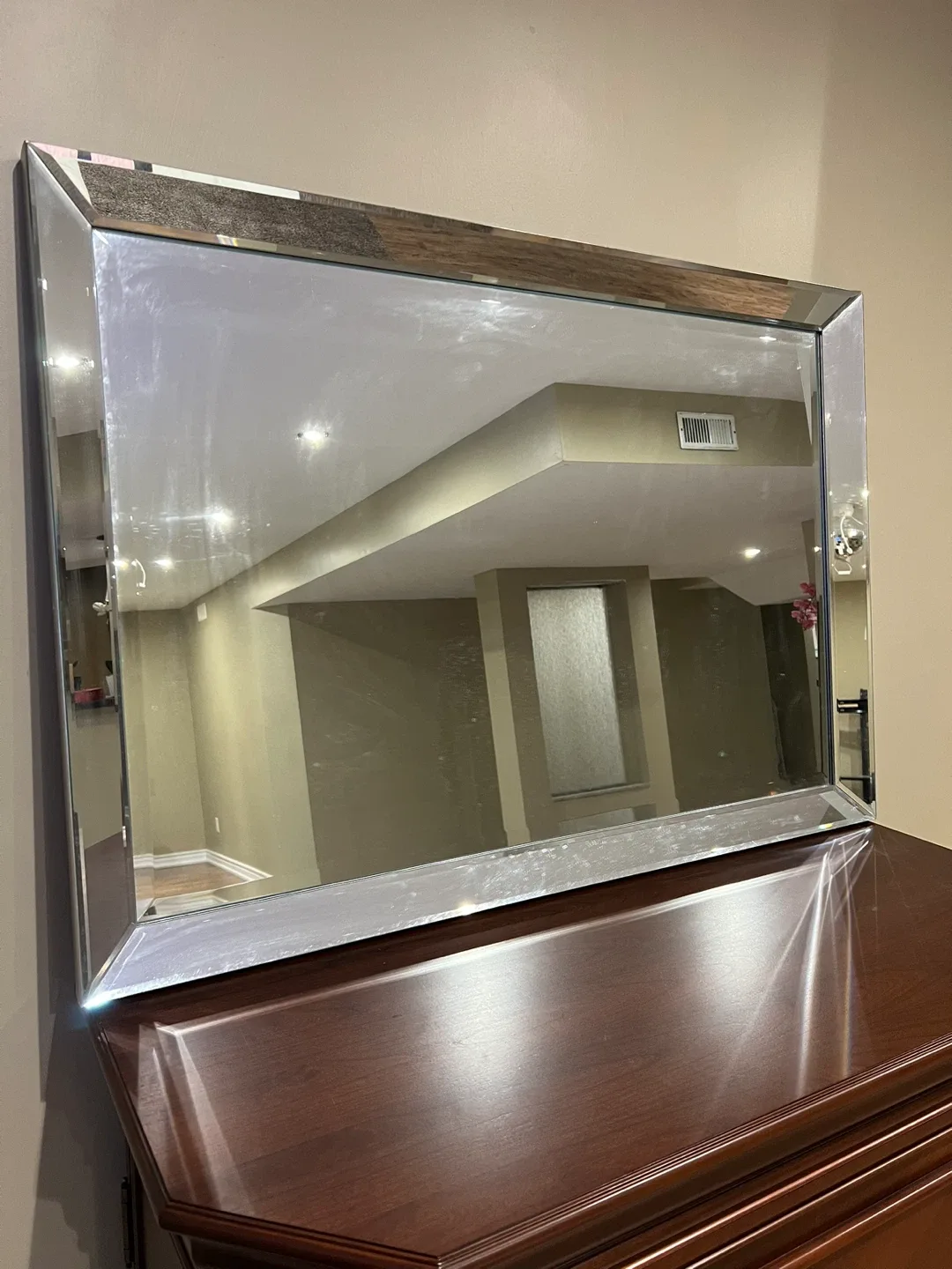 Framed Wall Mirror image indicator(2)