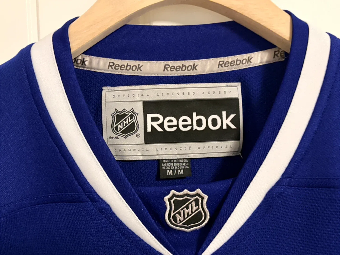 Authentic Reebok Vancouver Canucks Stick In Rink Jersey Medium image indicator(3)