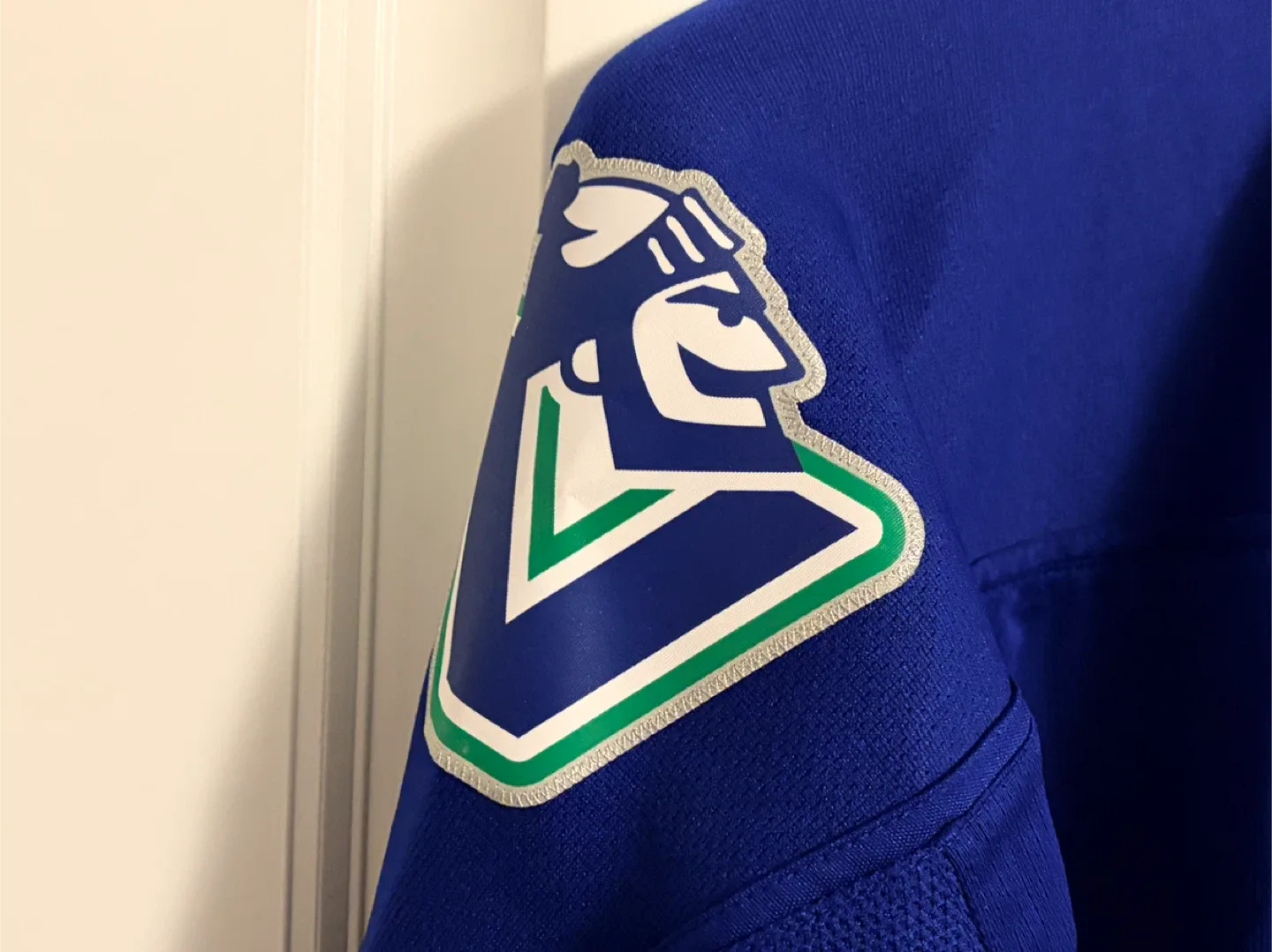 Authentic Reebok Vancouver Canucks Stick In Rink Jersey Medium image indicator(7)