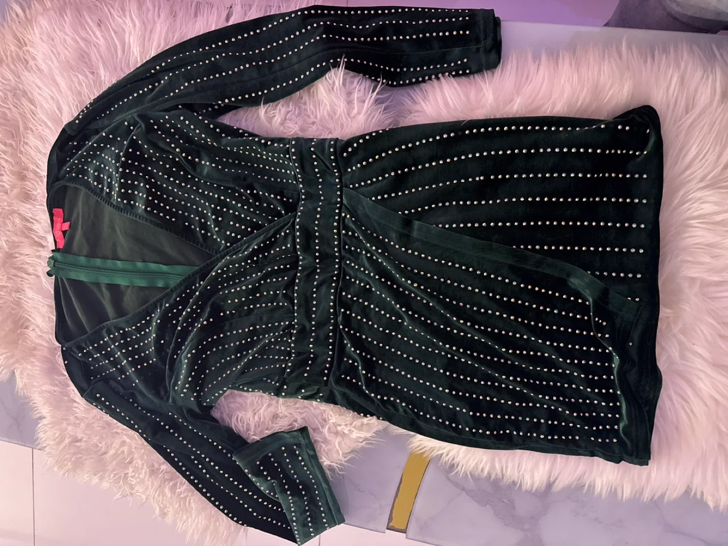 Xtaren Green Velvet Dress - Size L image indicator(3)