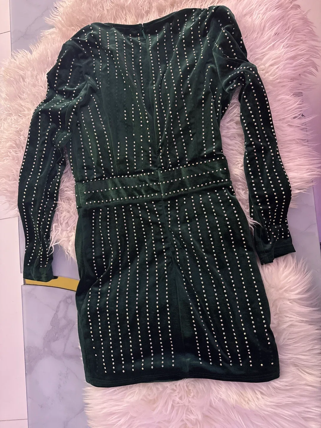 Xtaren Green Velvet Dress - Size L image indicator(4)