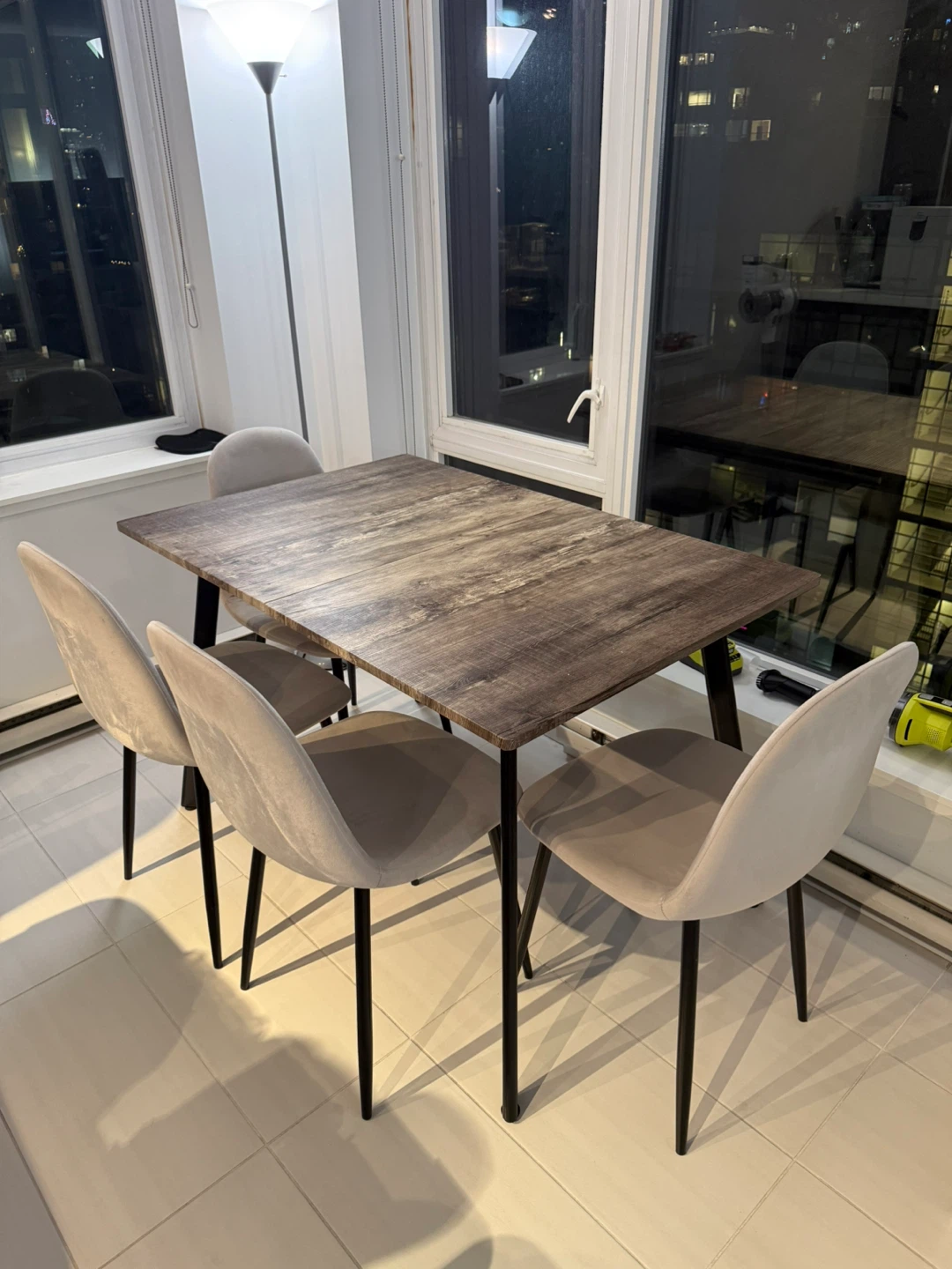 Extendable Dining Table with 4 Grey Velvet Chairs - photo 2