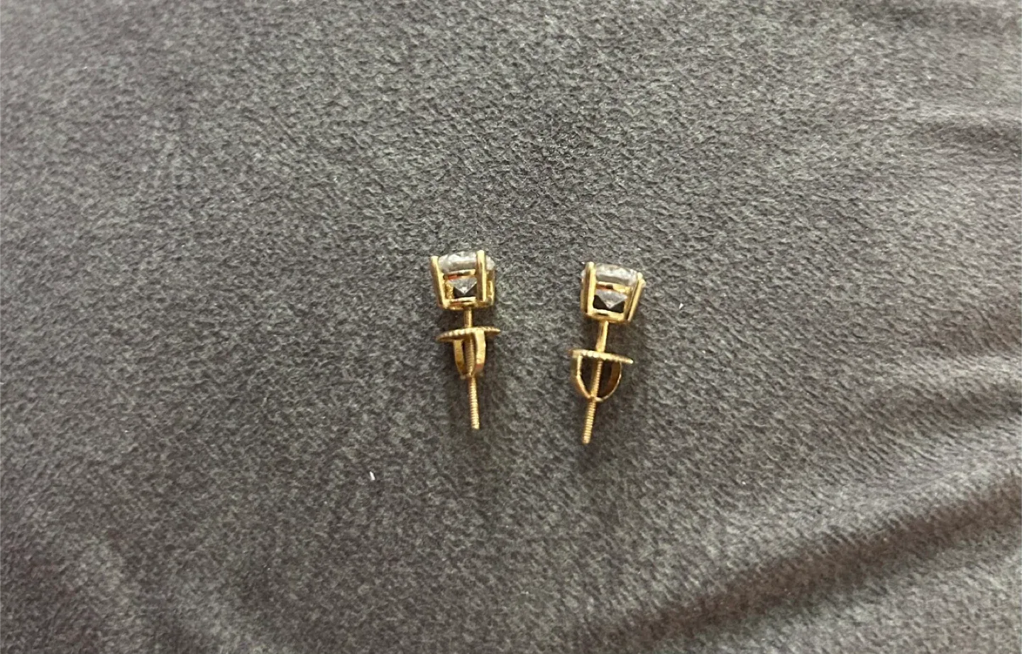 14k solid Gold Stud Earrings (cubic zirconia) image indicator(2)