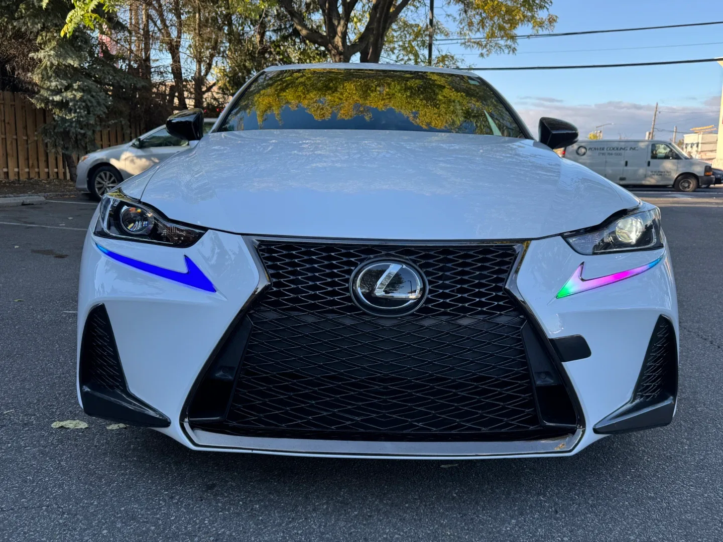 White Lexus IS image indicator(3)