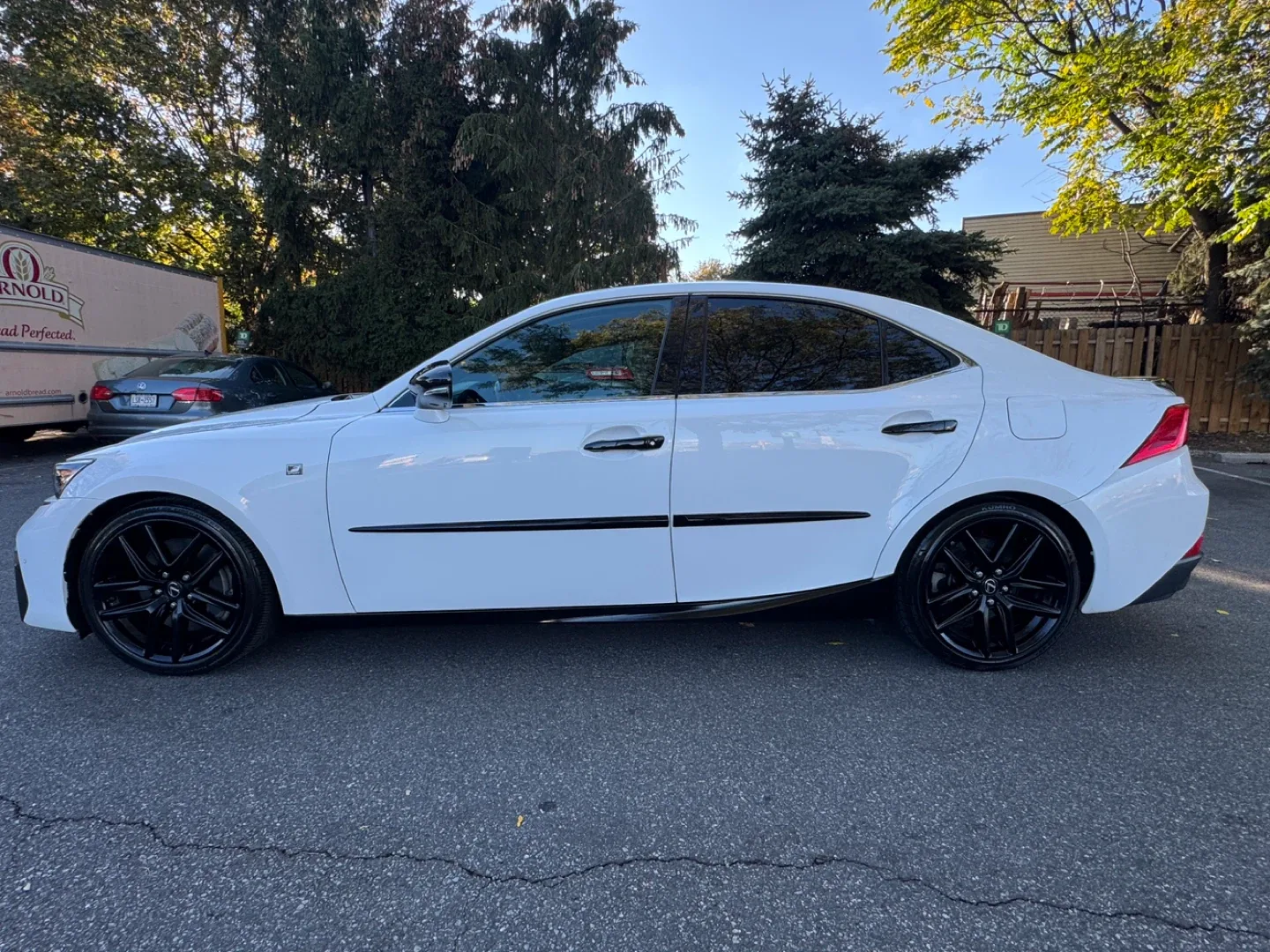 White Lexus IS image indicator(5)