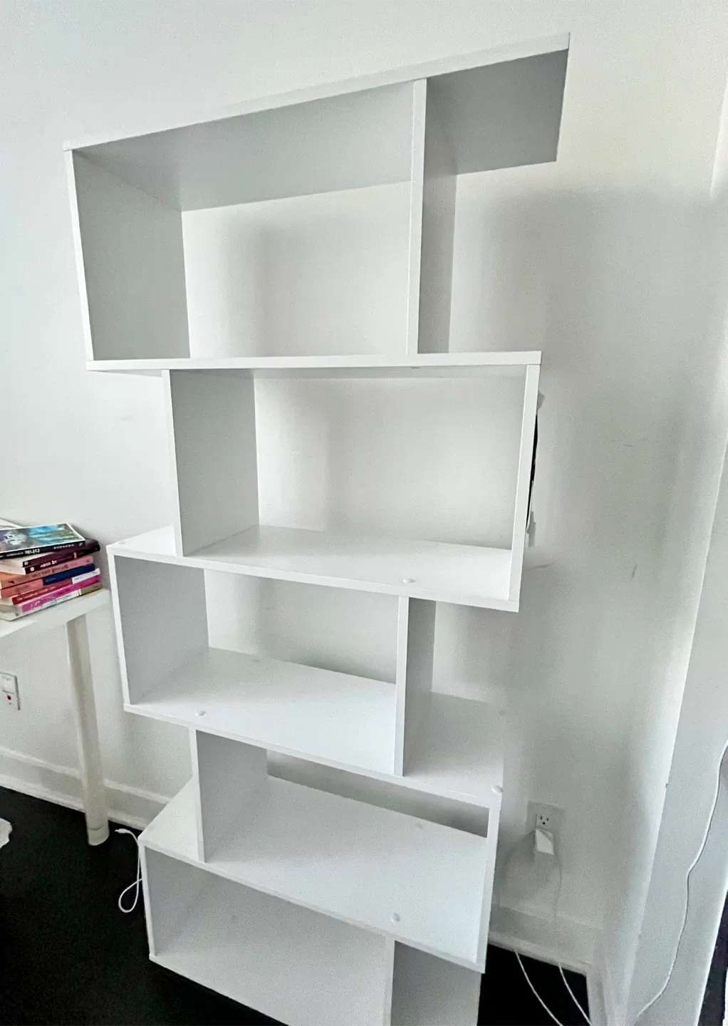 Geometric Bookcase image indicator(2)