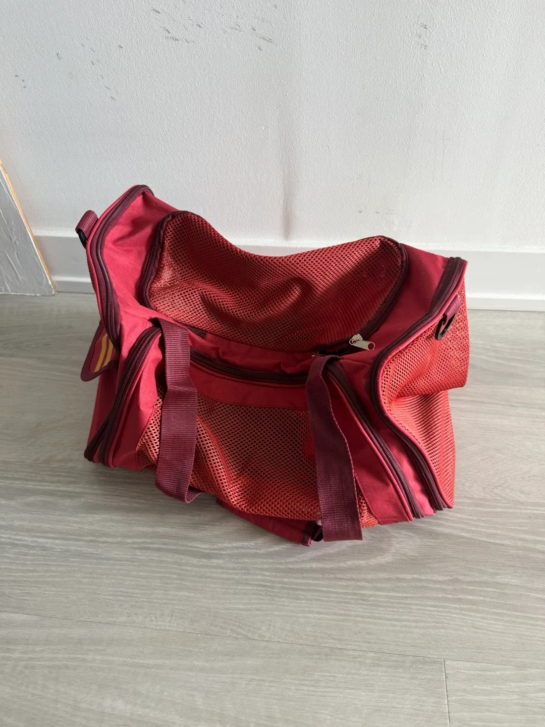 Harry Potter Gryffindor Soft Pet Carry Bag image indicator(3)