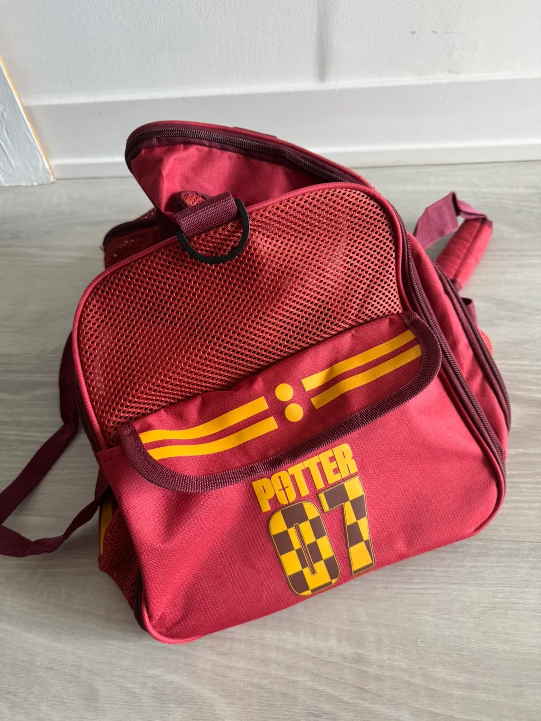 Harry Potter Gryffindor Soft Pet Carry Bag image indicator(2)