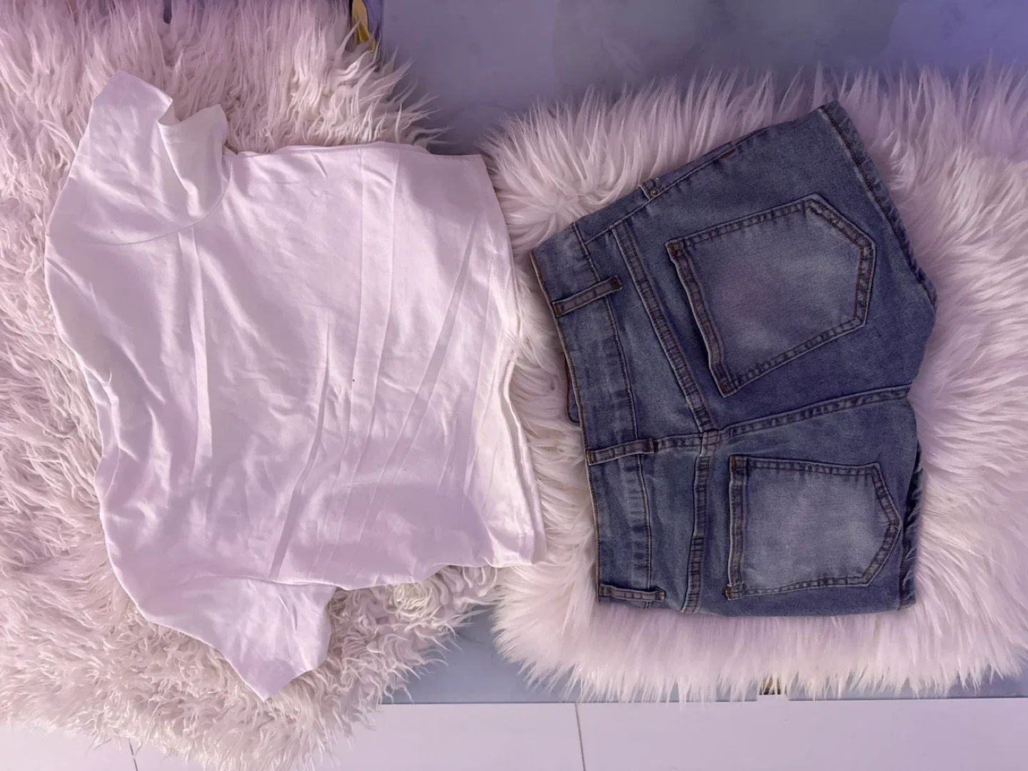 Shein White T-Shirt & Embellished Denim Shorts - Size 26 image indicator(4)