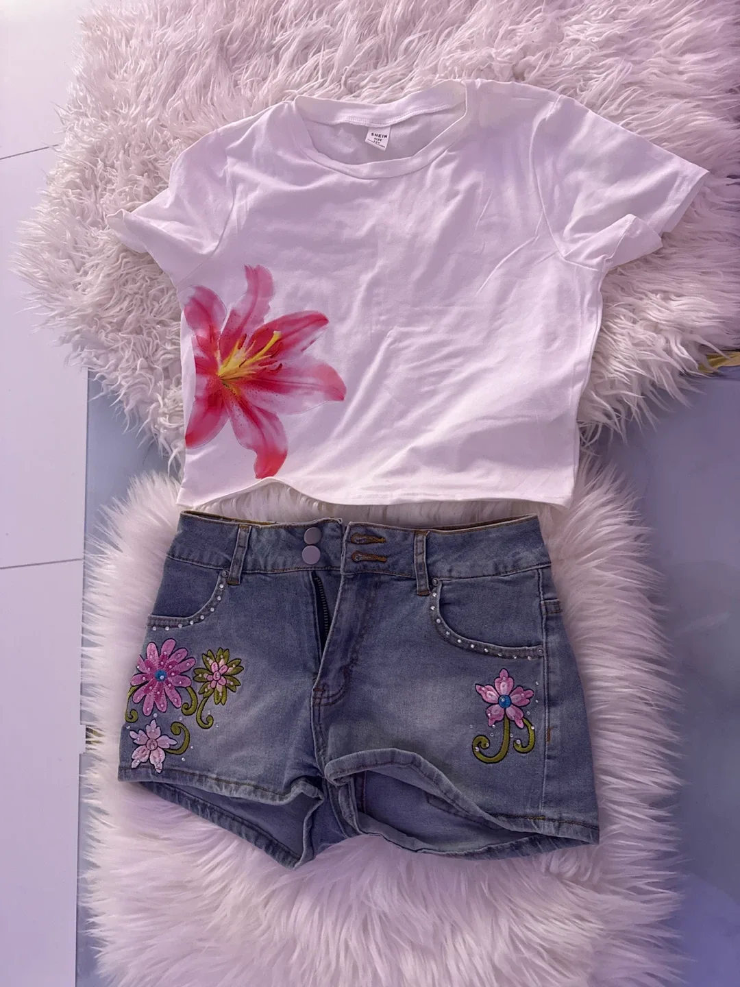 Shein White T-Shirt & Embellished Denim Shorts - Size 26 image indicator(3)