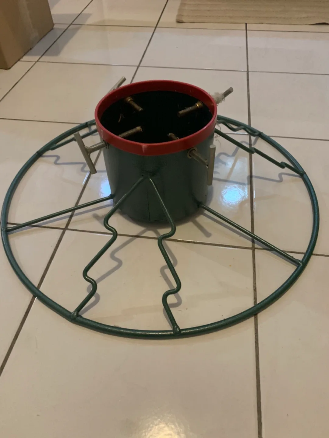 Christmas Tree Stand - Green & Red image indicator(2)