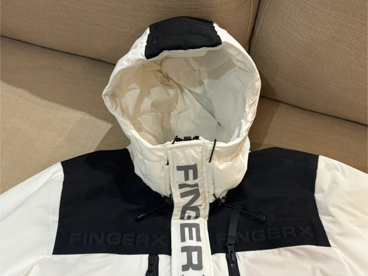 FINGERX White & Black Padded Winter Jacket image indicator(2)