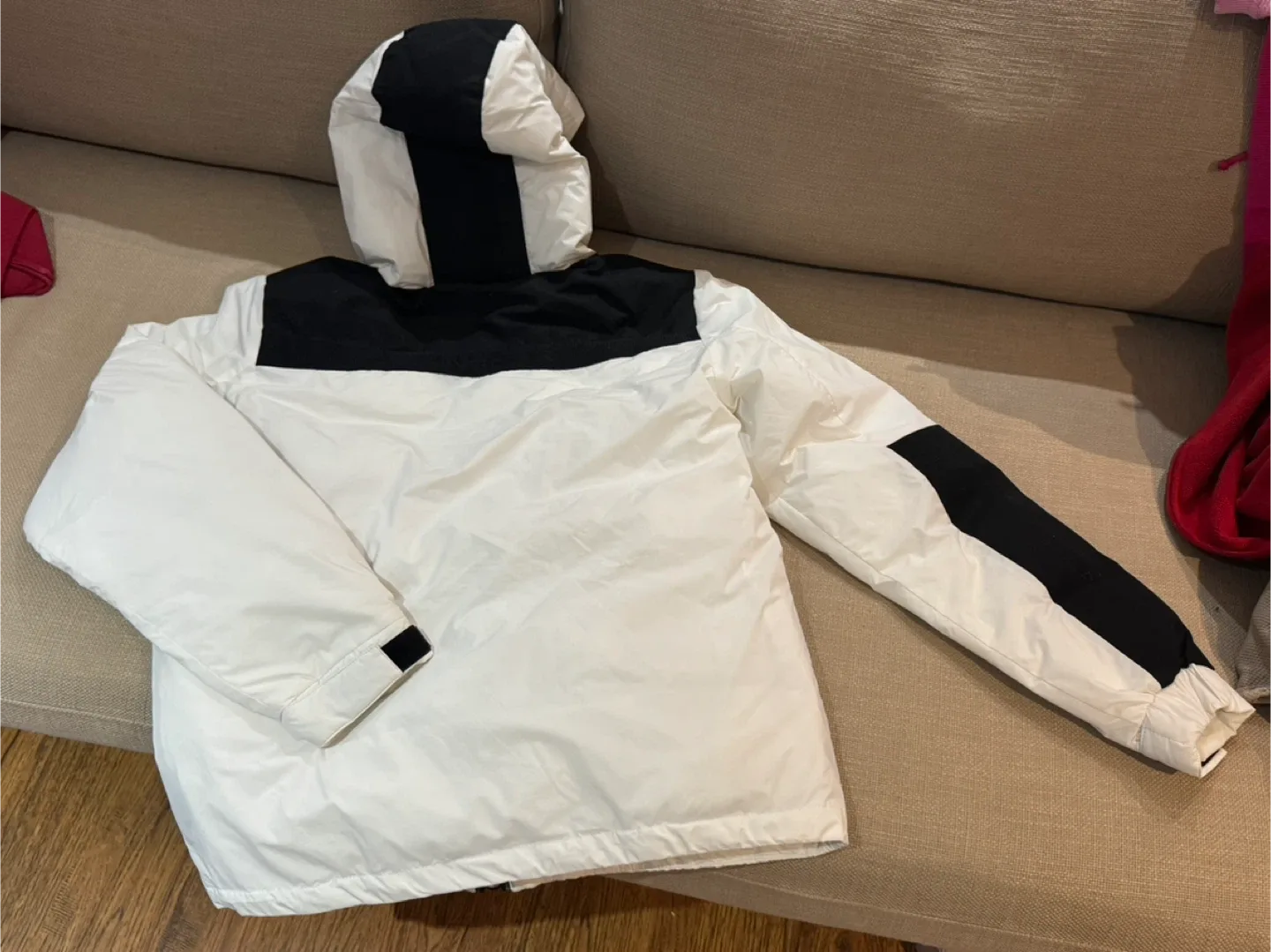 FINGERX White & Black Padded Winter Jacket image indicator(3)