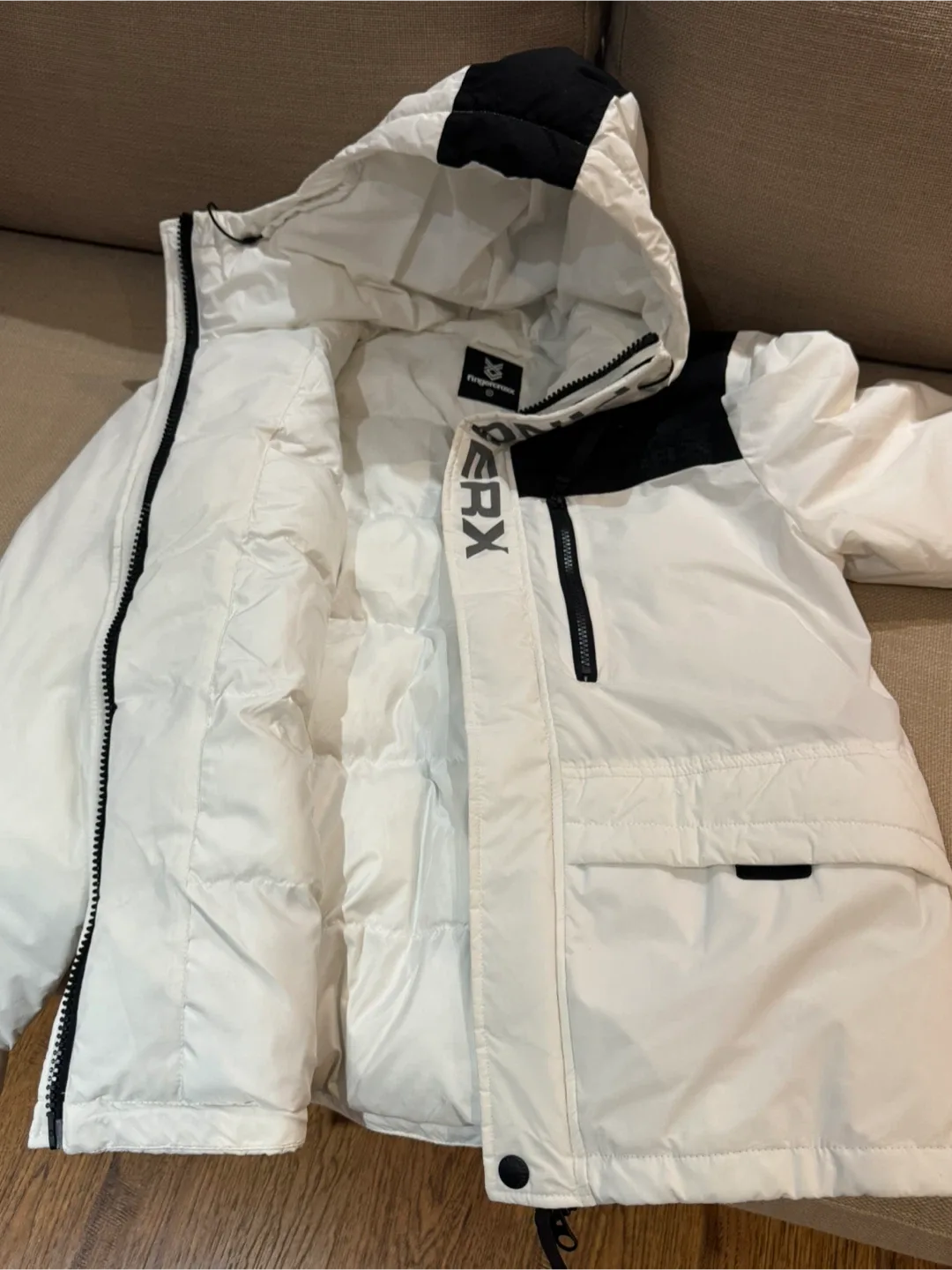 FINGERX White & Black Padded Winter Jacket image indicator(4)