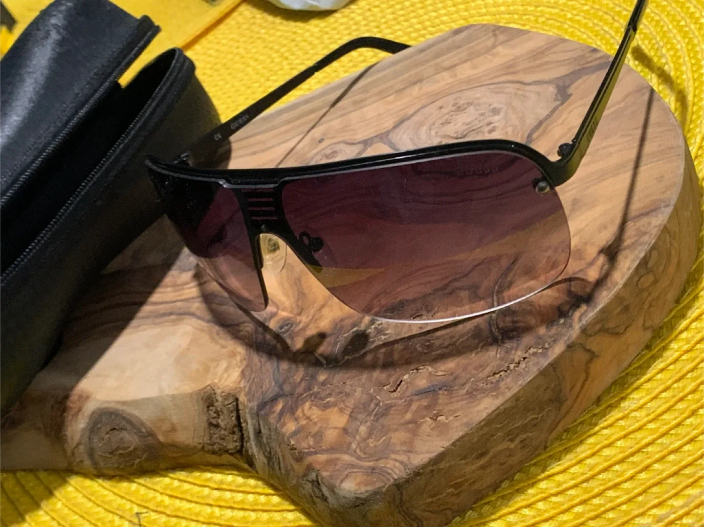 Guess Sunglasses image indicator(2)