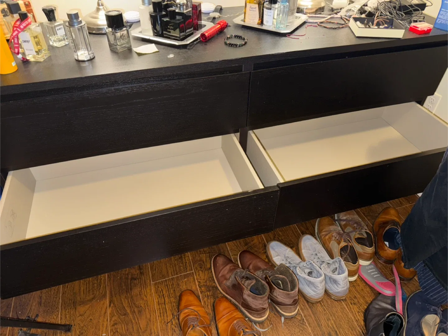 Black IKEA Hemnes 6-Drawer Dresser image indicator(3)