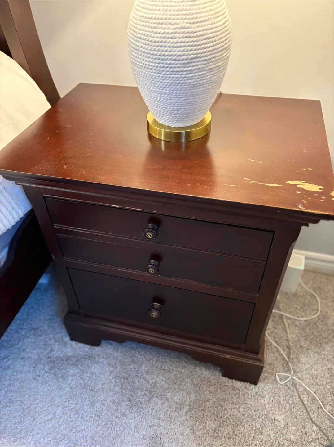 Sleigh King Bed w/2 Night Tables image indicator(9)