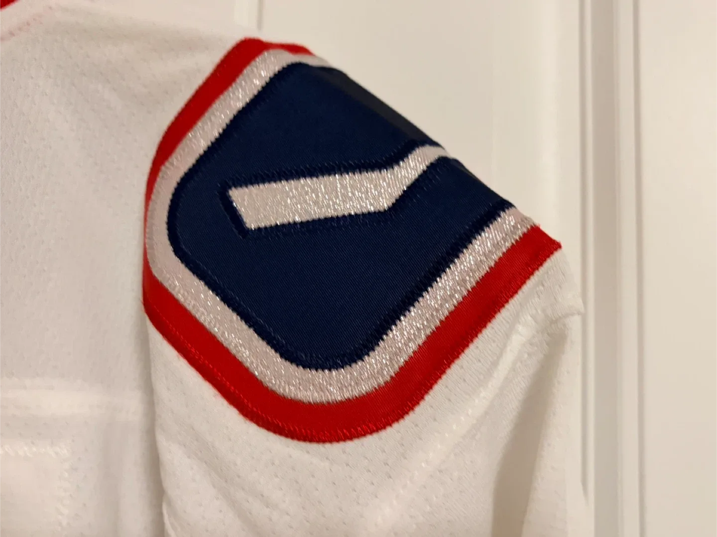 BNWT Authentic Mitchell Vancouver Canucks Trevor Linden Jersey image indicator(6)