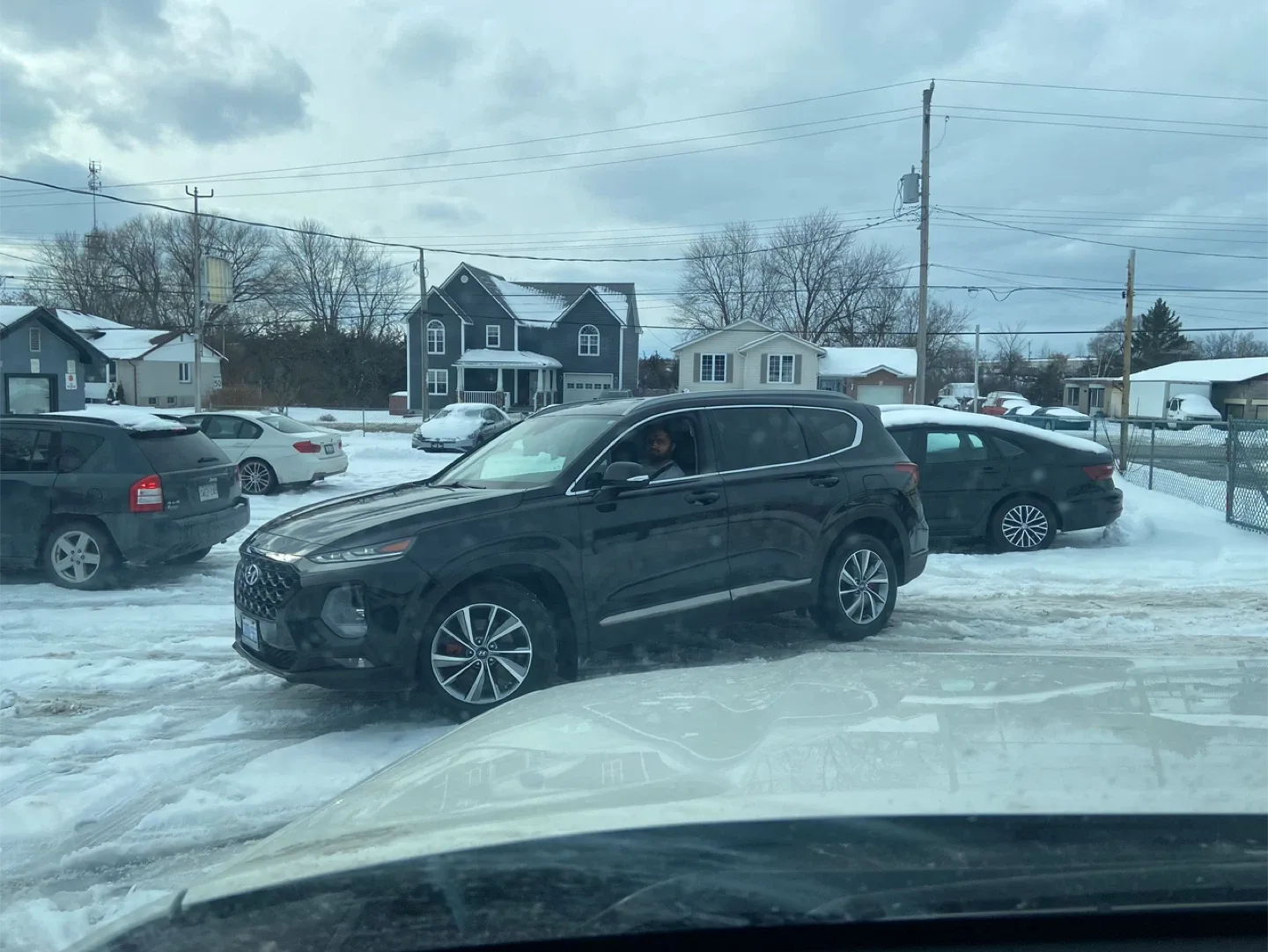 Hyundai Santa Fe SUV - Black image indicator(5)