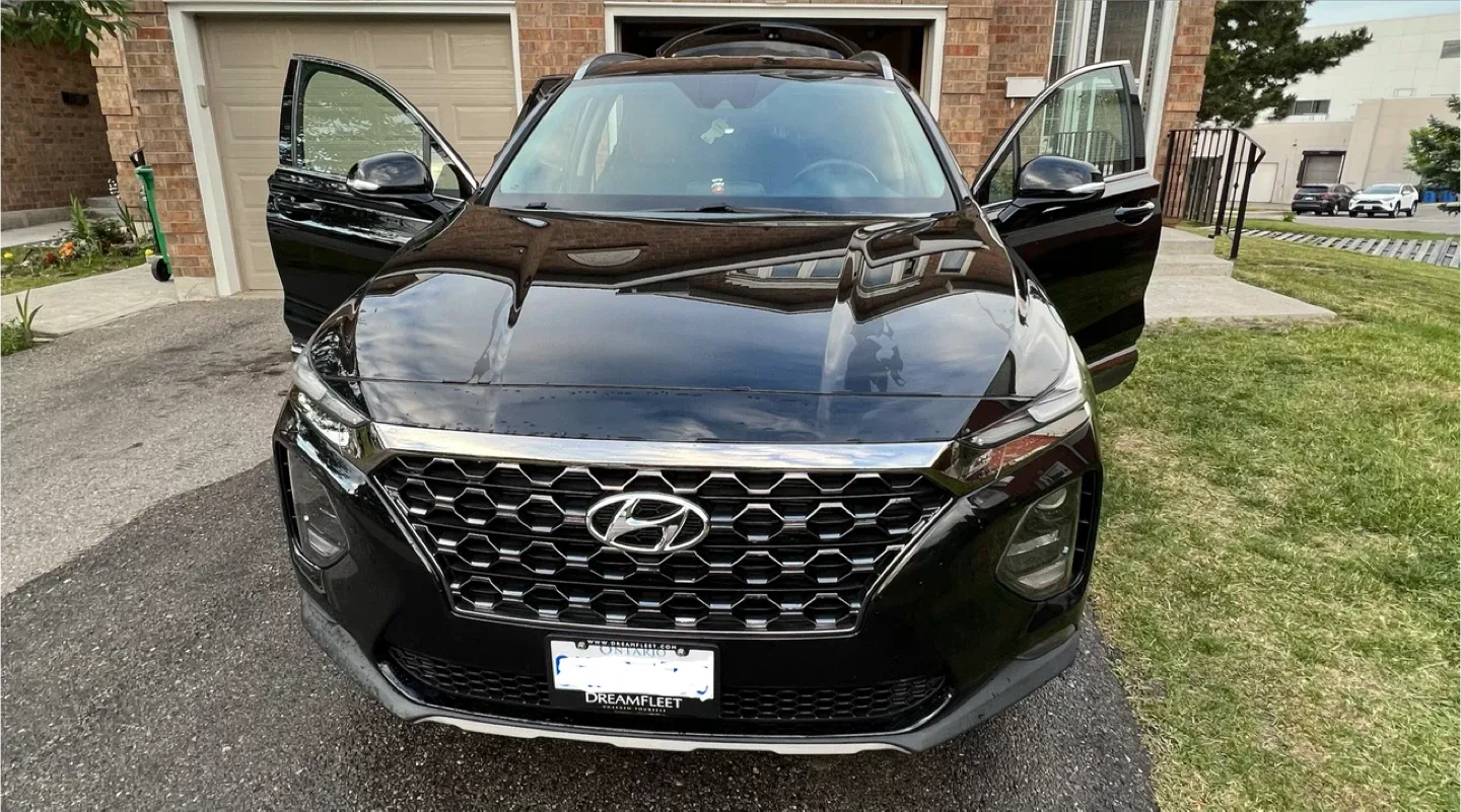 Hyundai Santa Fe SUV - Black image indicator(4)