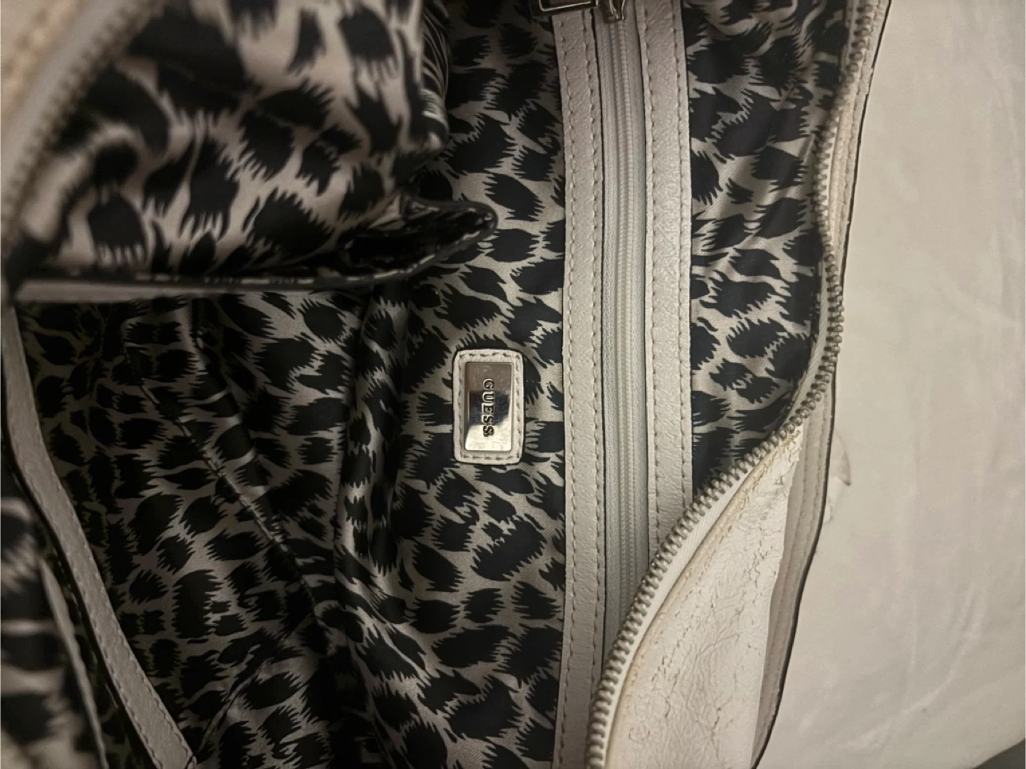 Guess White Shoulder Bag - photo 3