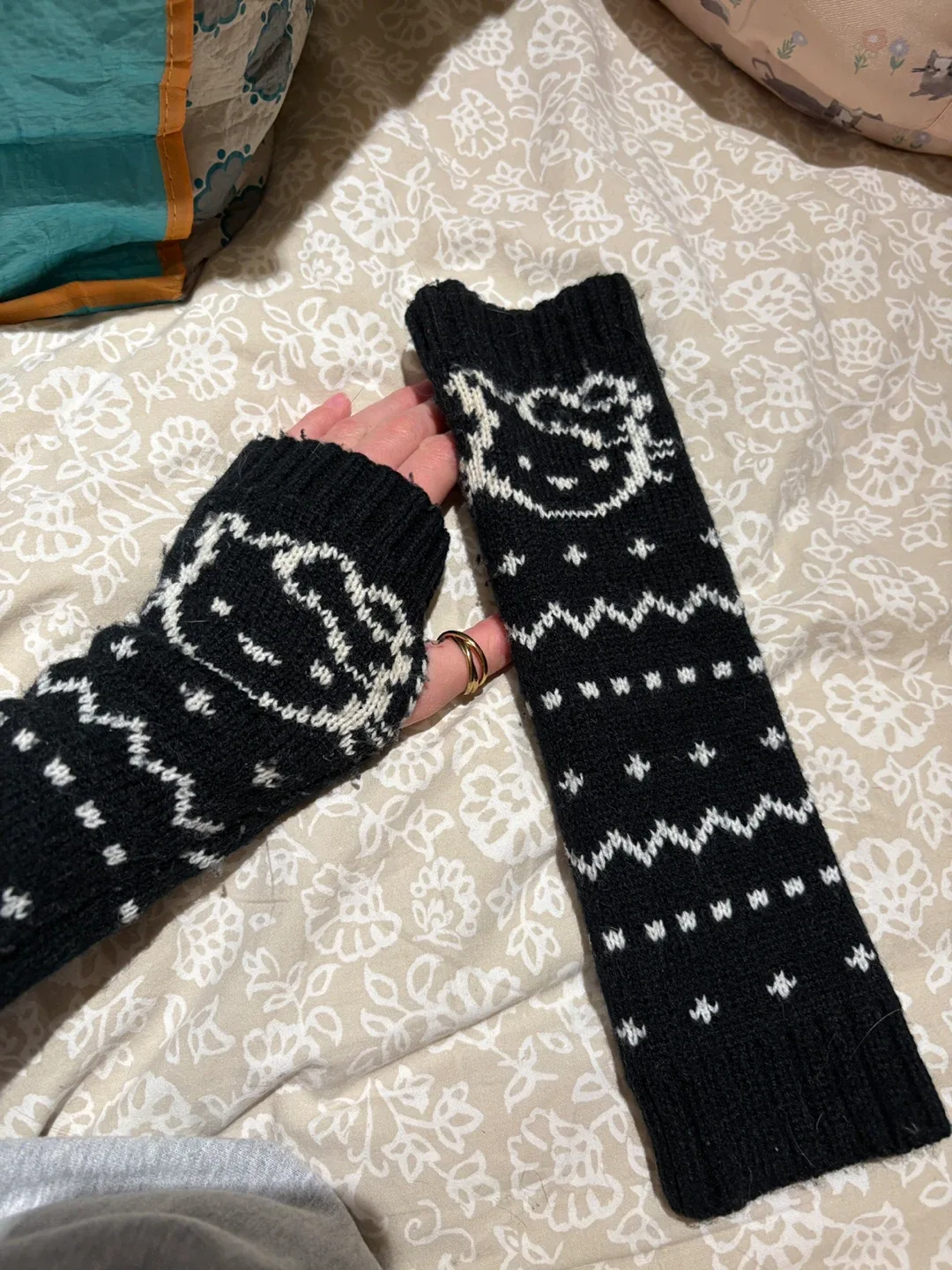 Hello Kitty Arm Warmers image indicator(2)