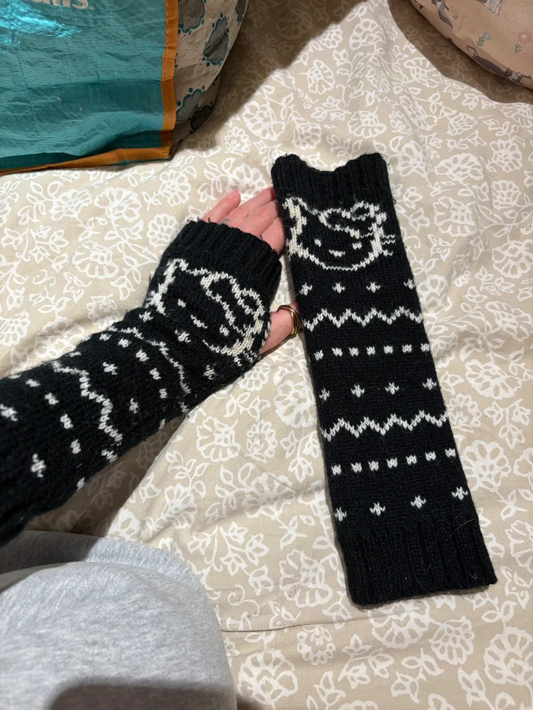 Hello Kitty Arm Warmers