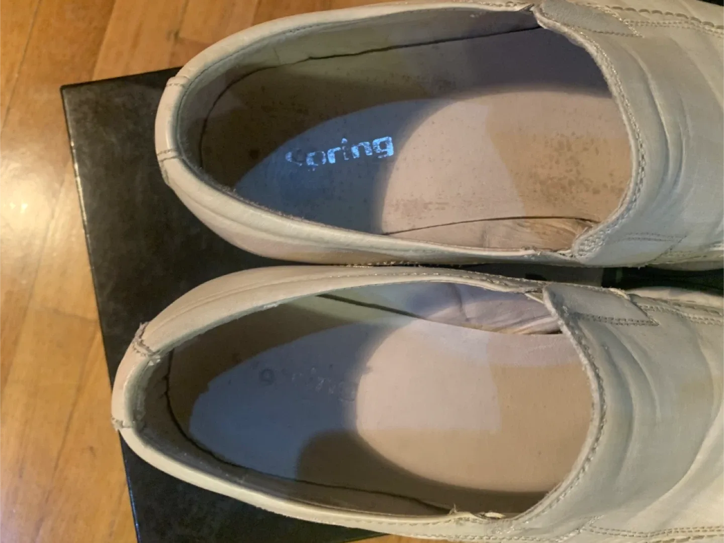 B2 Cream Leather Dress Shoes w/ Box image indicator(3)