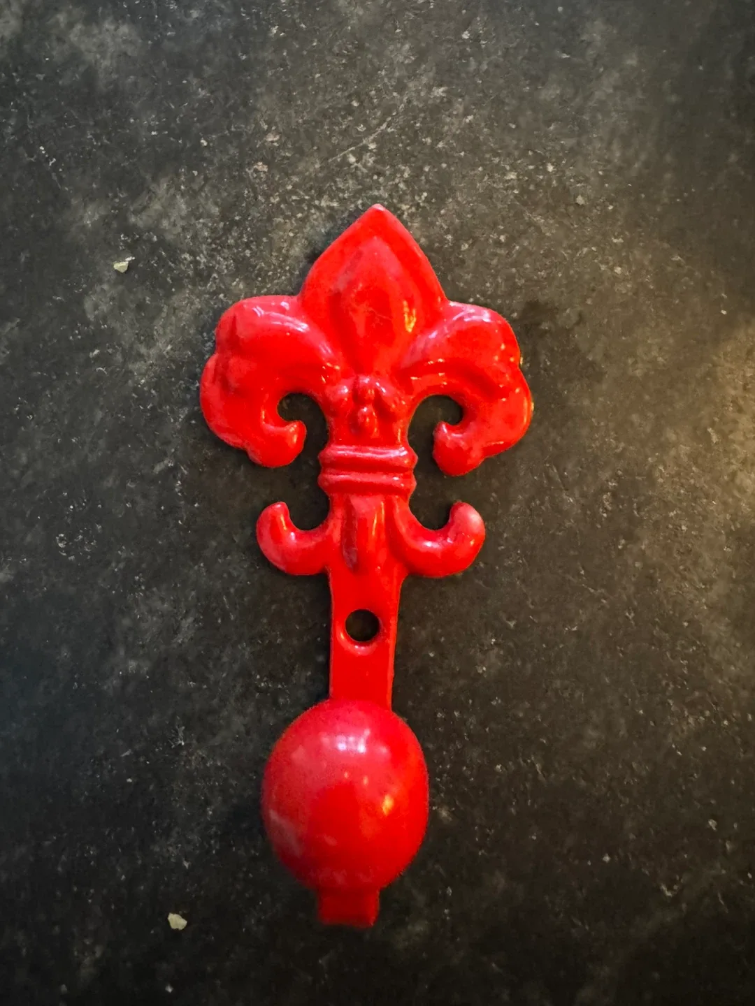 Red Fleur-de-Lis Wall Hooks - Set of 4 image indicator(2)