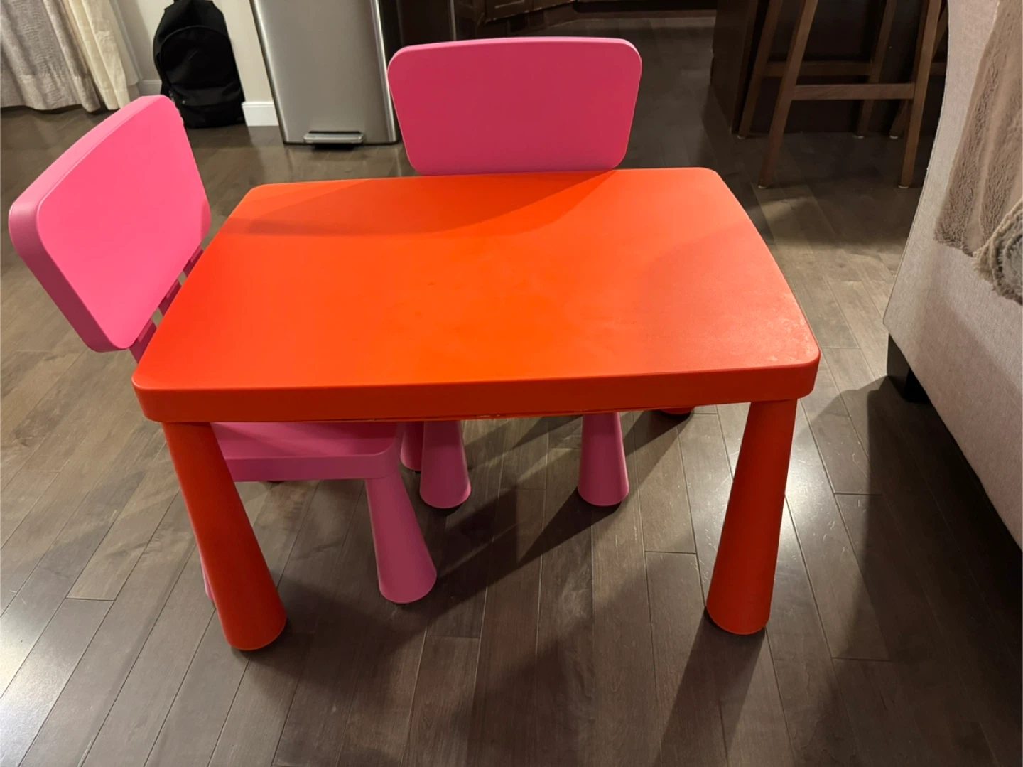 IKEA LÄTT Children's Table with 2 Chairs - photo 2