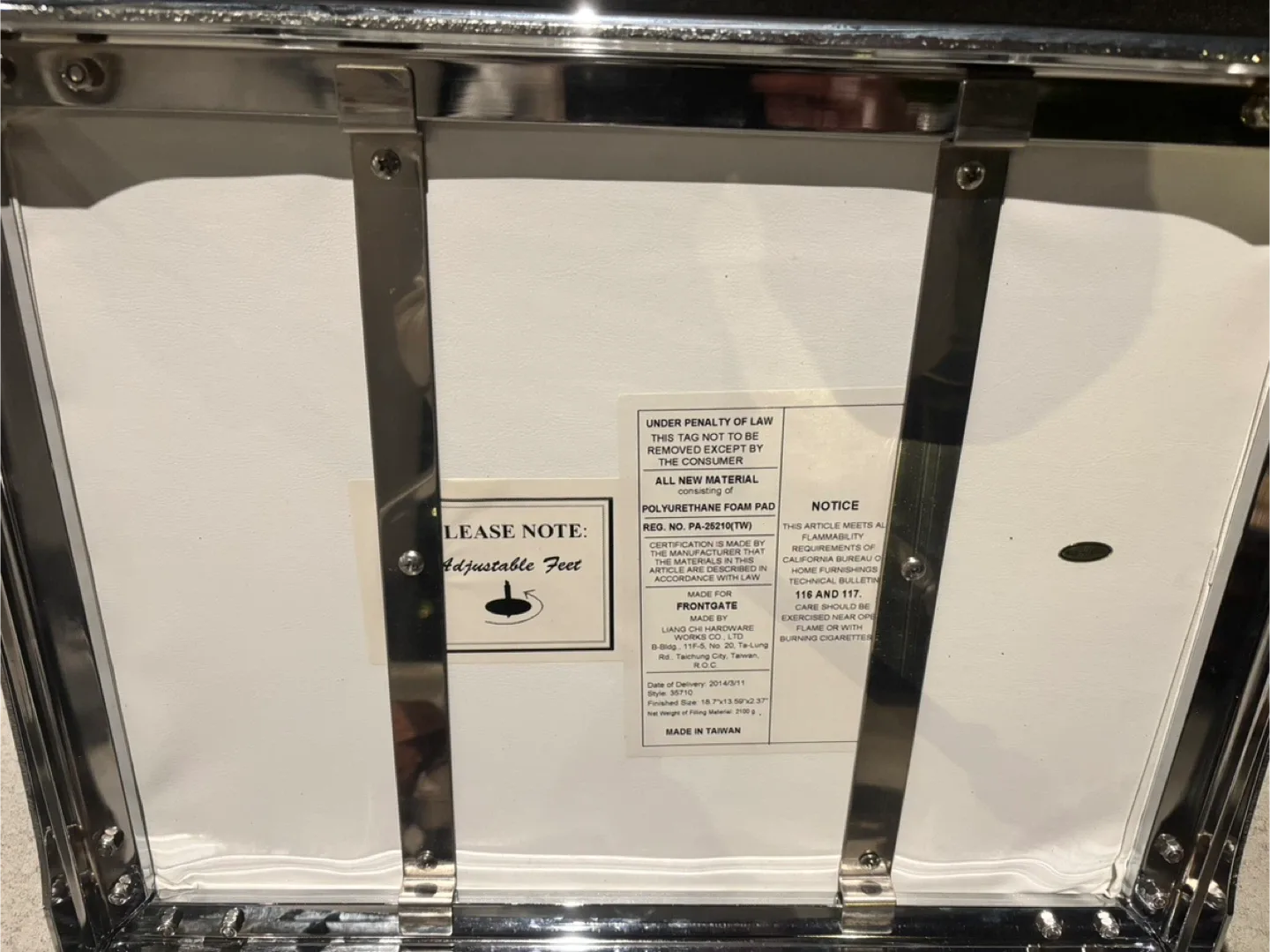 Frontgate Belmont Vanity White Stool image indicator(3)