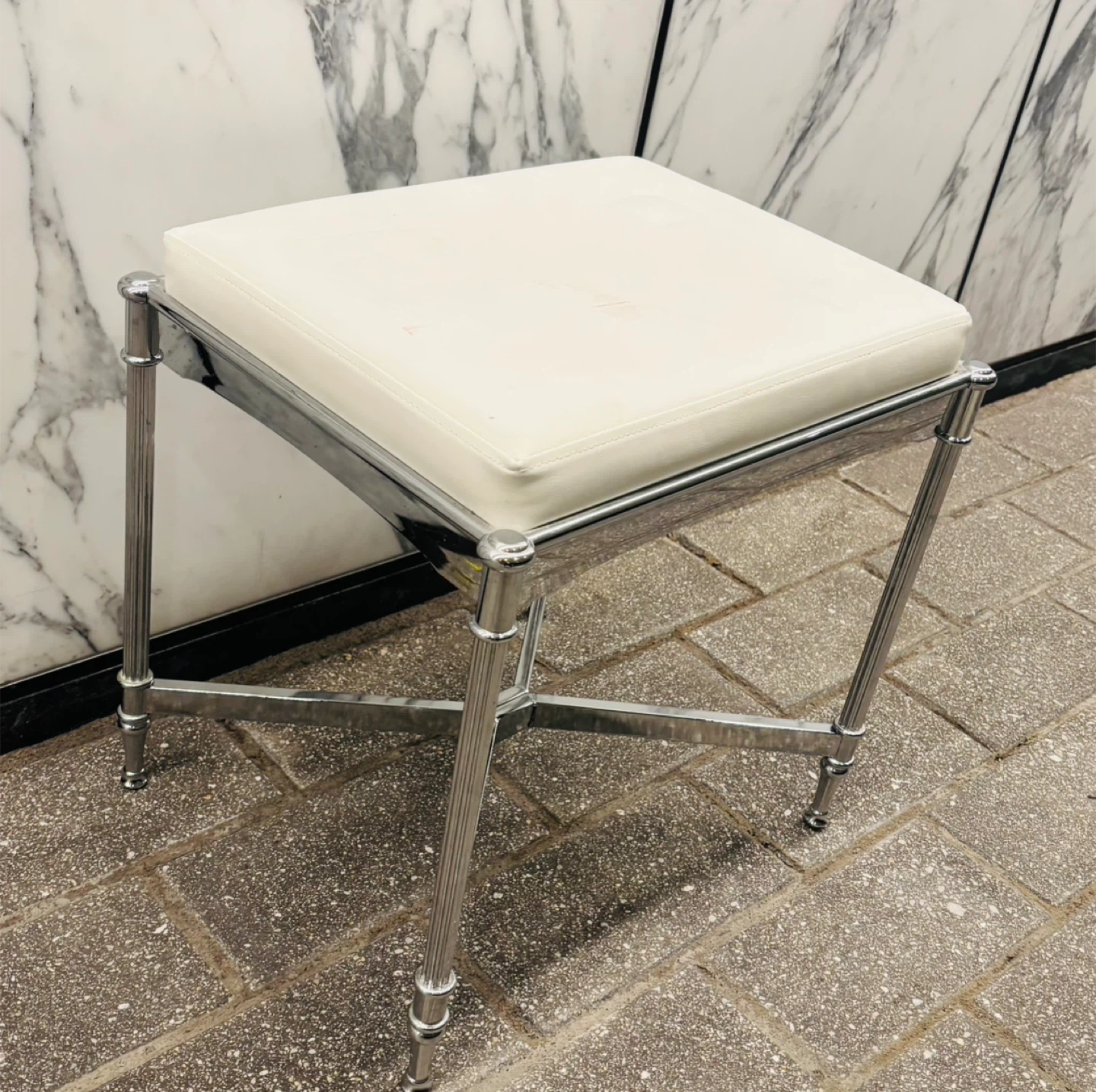 Frontgate Belmont Vanity White Stool - photo 2