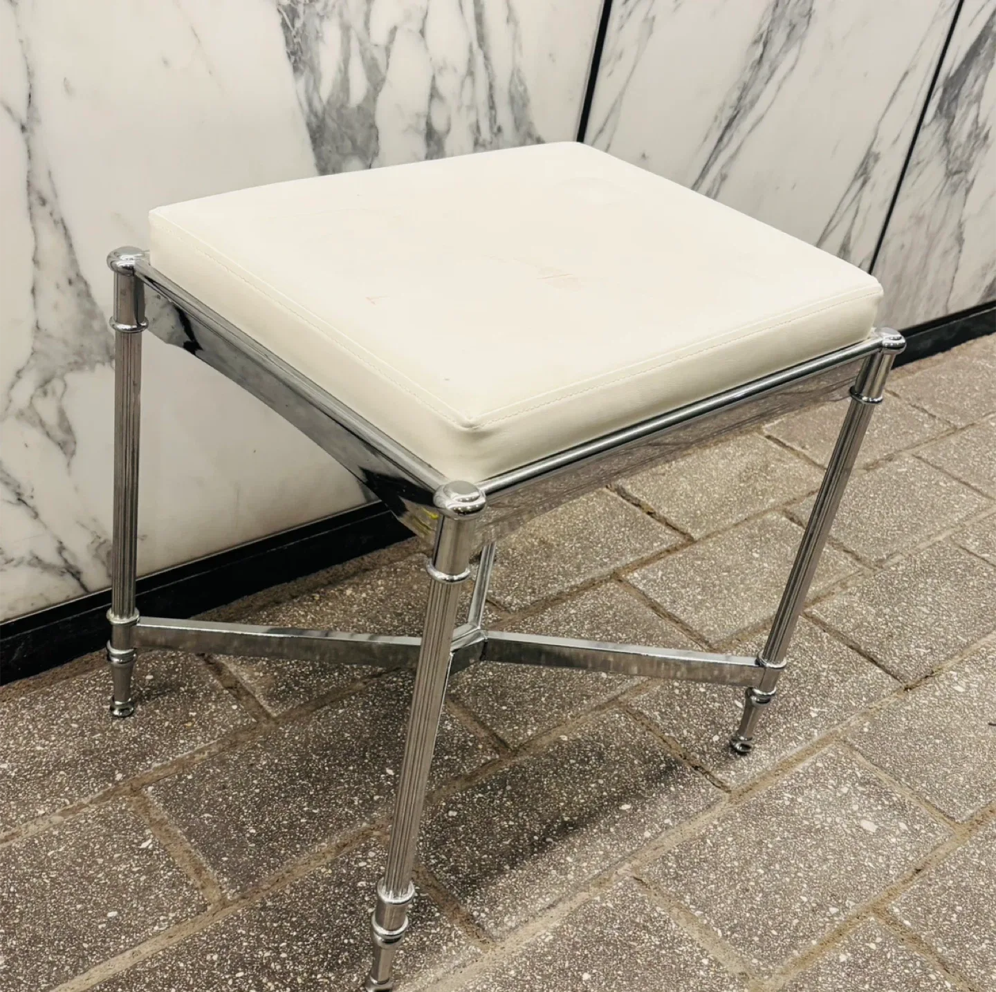 Frontgate Belmont Vanity White Stool image indicator(2)