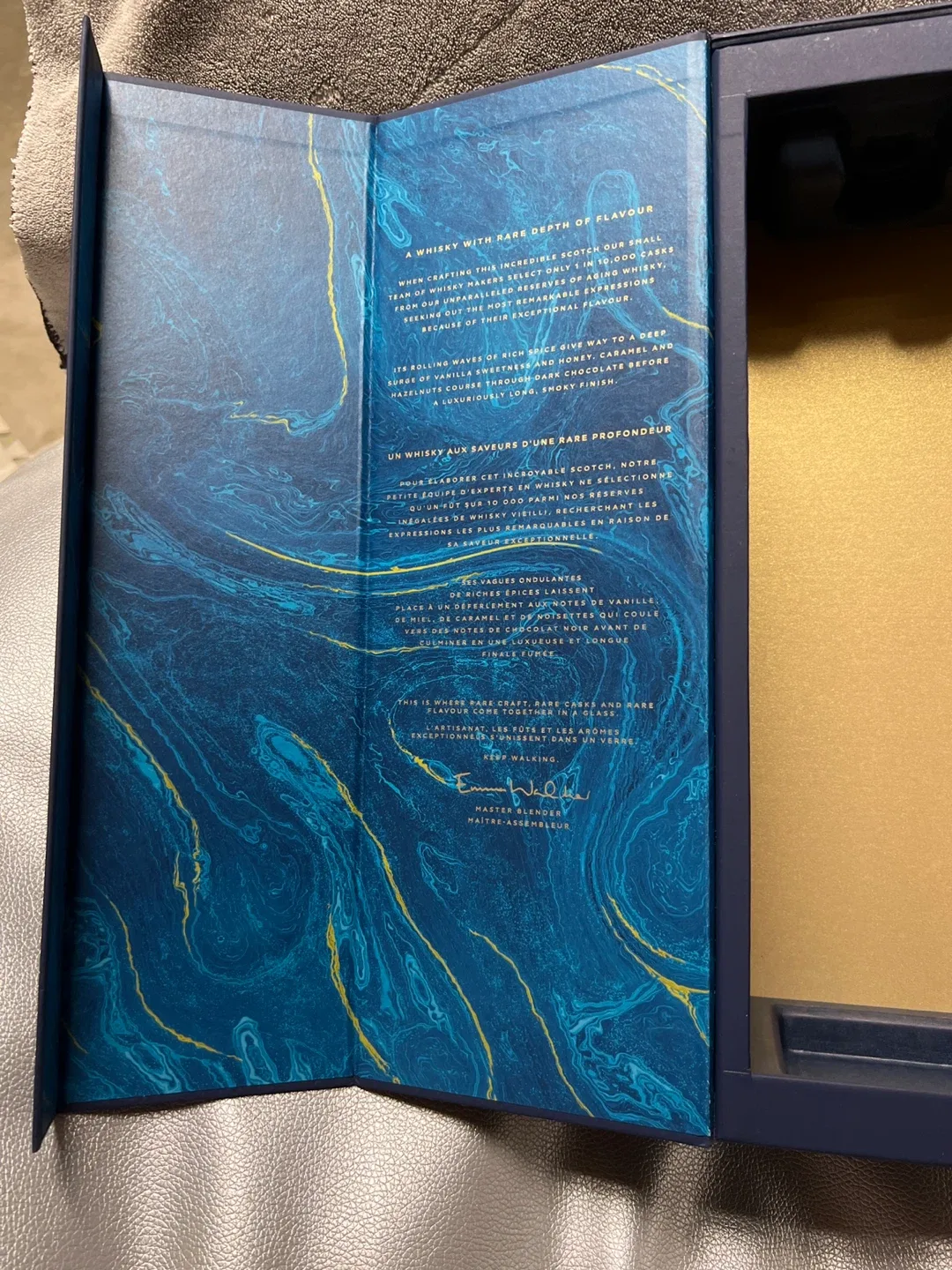 Johnnie Walker Blue Label Collectors Box (no botttle) image indicator(2)