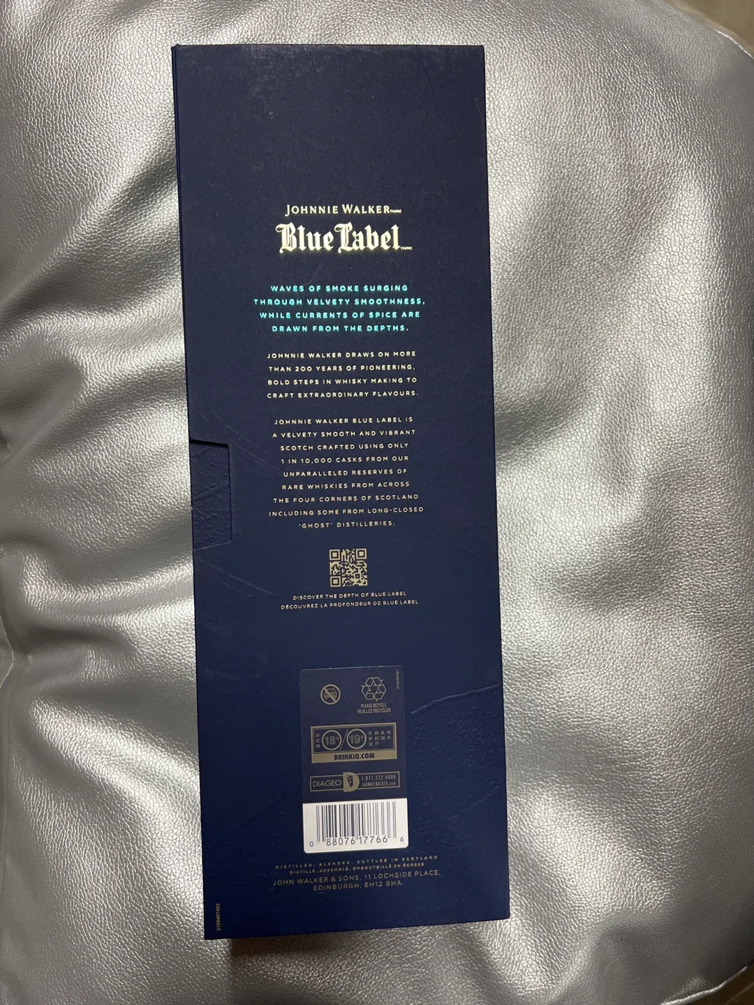 Johnnie Walker Blue Label Collectors Box (no botttle) image indicator(3)