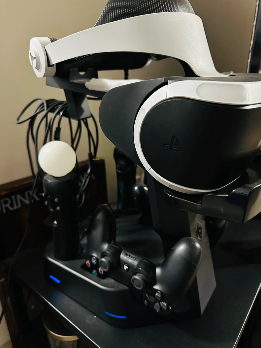 PS4+VR +2 controllers,games& camera - photo 3